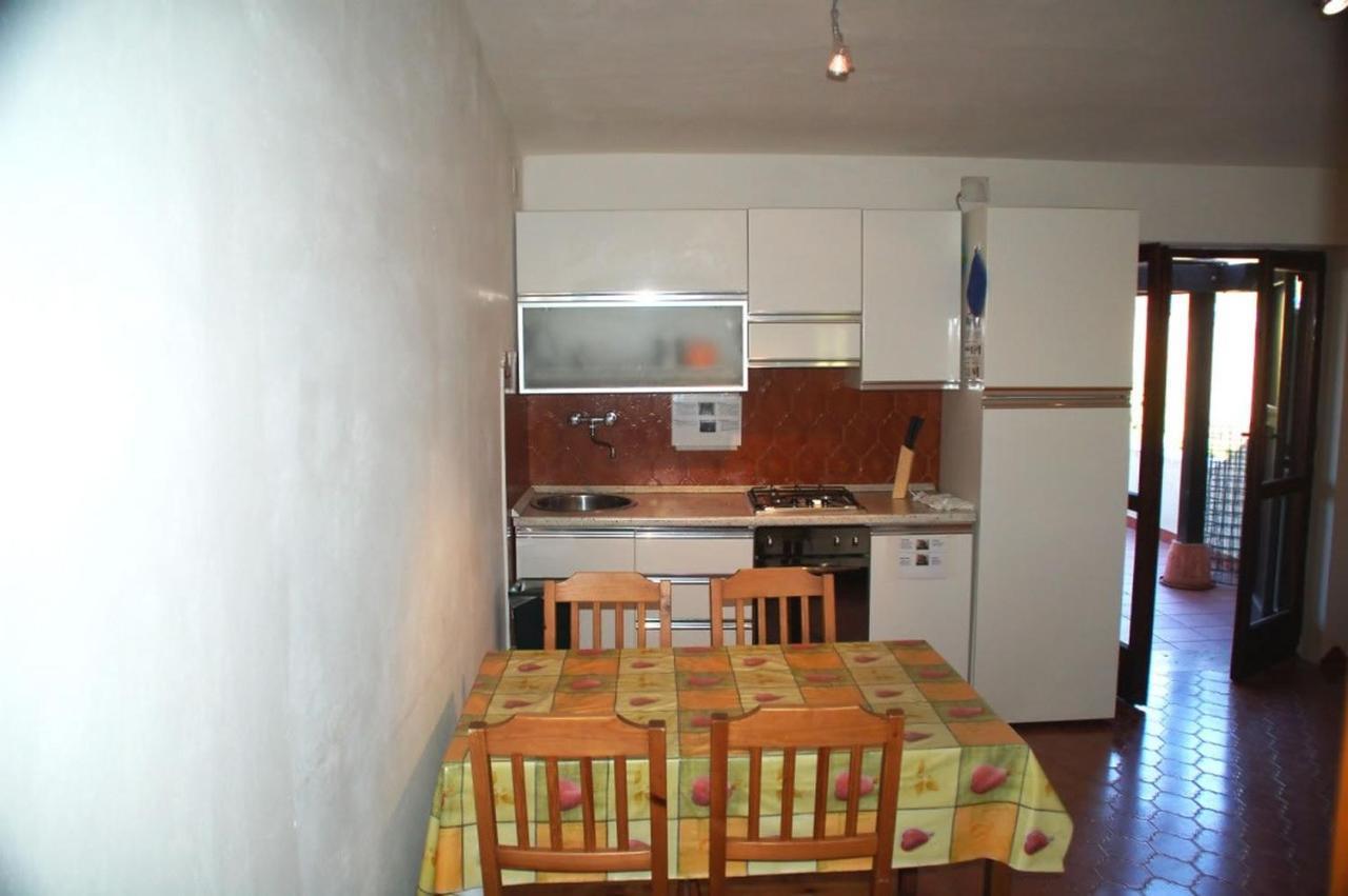 Nice Apartments In Waterfront Villa In Bosa Porto Alabe Tresnuraghes Exterior photo